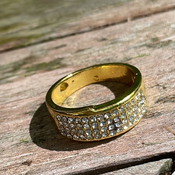 Rhinestone Heart  Engagement Ring Set - Picture 3 of 13